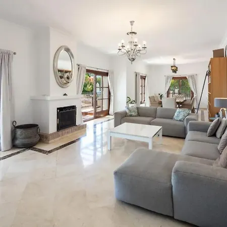 Vakantiehuis Luxury In With Private Pool Marbella